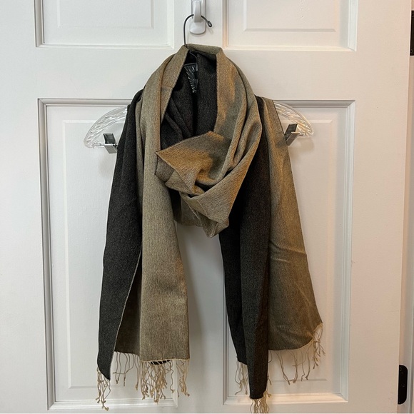 Brand New with Tags Black & Gold Silk and Cashmere Fringed Scarf - NWT - Picture 6 of 6